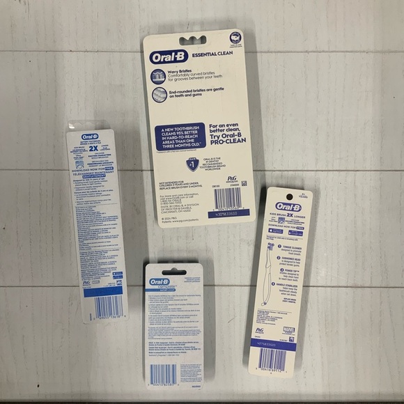 NWT Oral Bundle Oral B toothbrushes Avengers Spider-Man - Picture 2 of 6